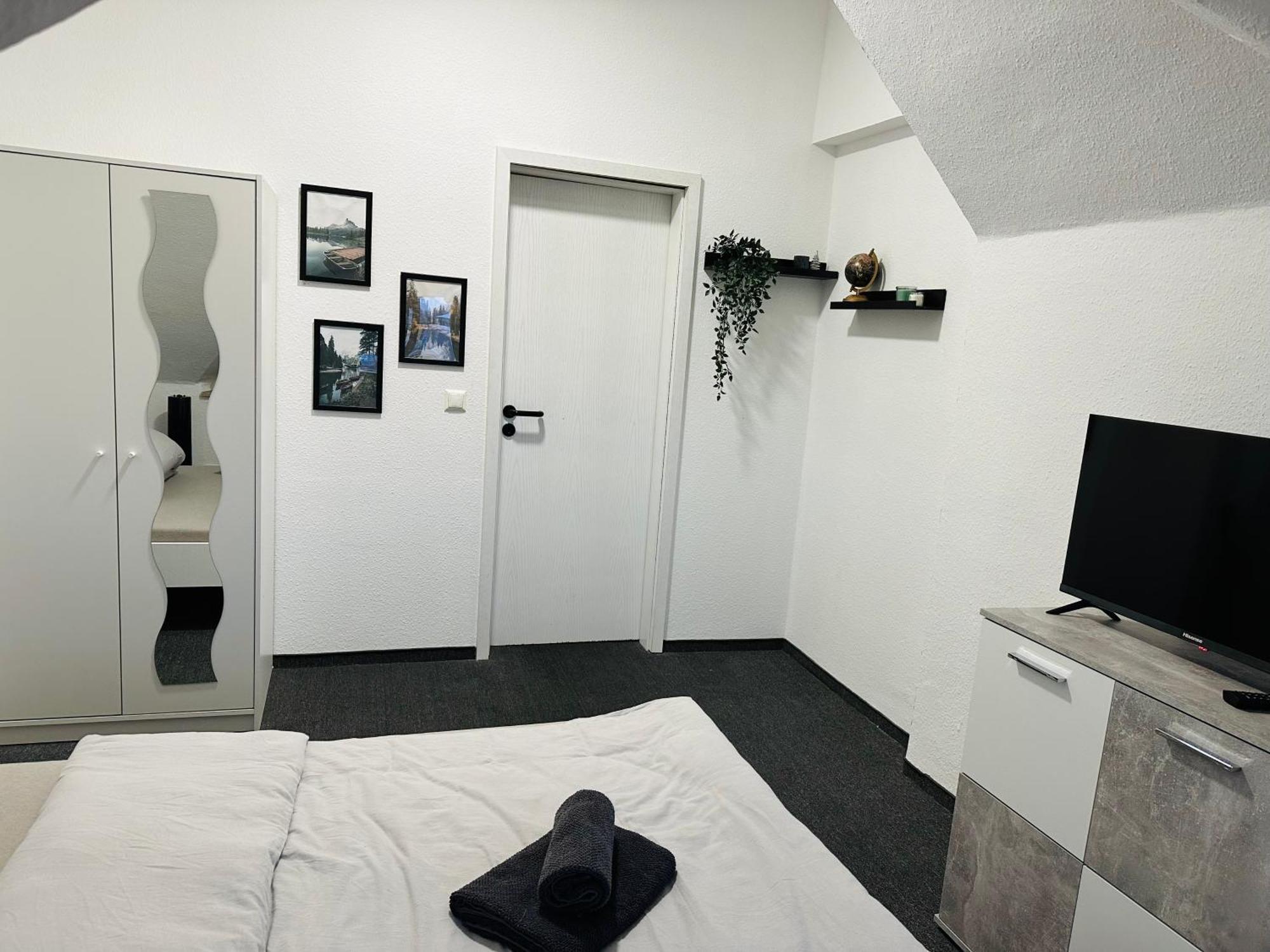 Ferienwohnung Flaming House Bitterfeld Екстериор снимка